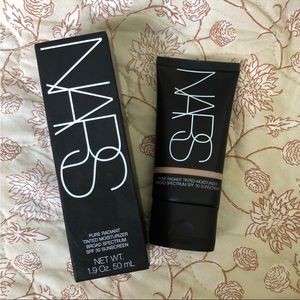 NARS Pure Radiant Tinted Moisturizer - Medium 2 - New